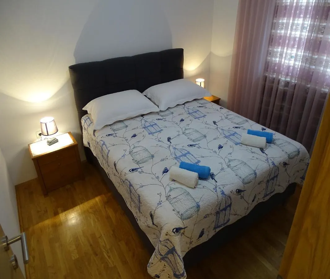 Apartment Holiday House Roncevic 50 M From Sea A1 Jasenice