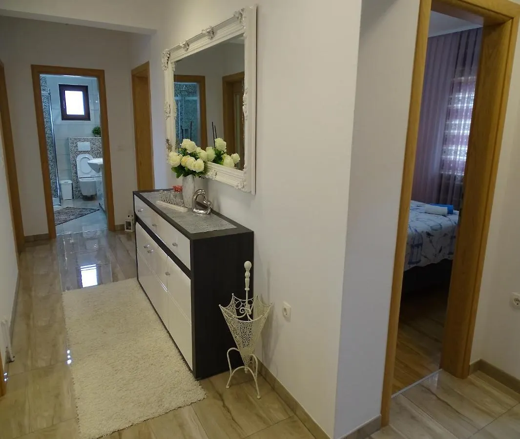 Holiday House Roncevic 50 M From Sea A1 Jasenice