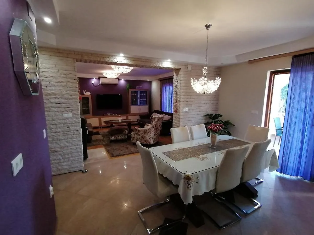 Apartment Holiday House Roncevic 50 M From Sea A1 Jasenice