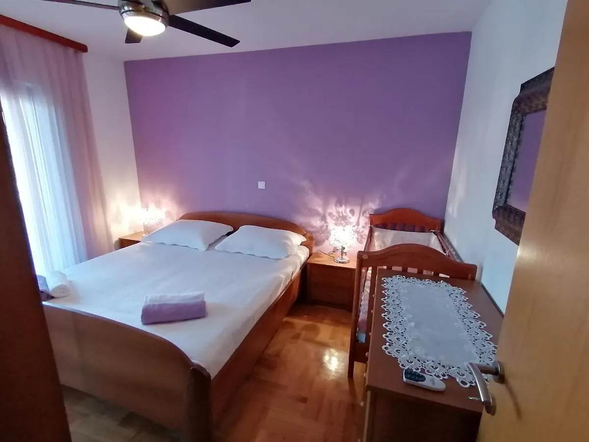 Apartment Holiday House Roncevic 50 M From Sea A1 Jasenice  Croatia